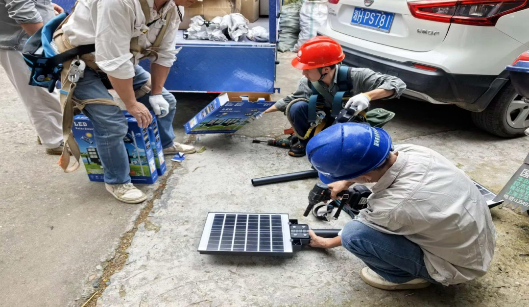 ��ɽͷ�򣺡�С·�ơ��������������� ���ͺ��������������·