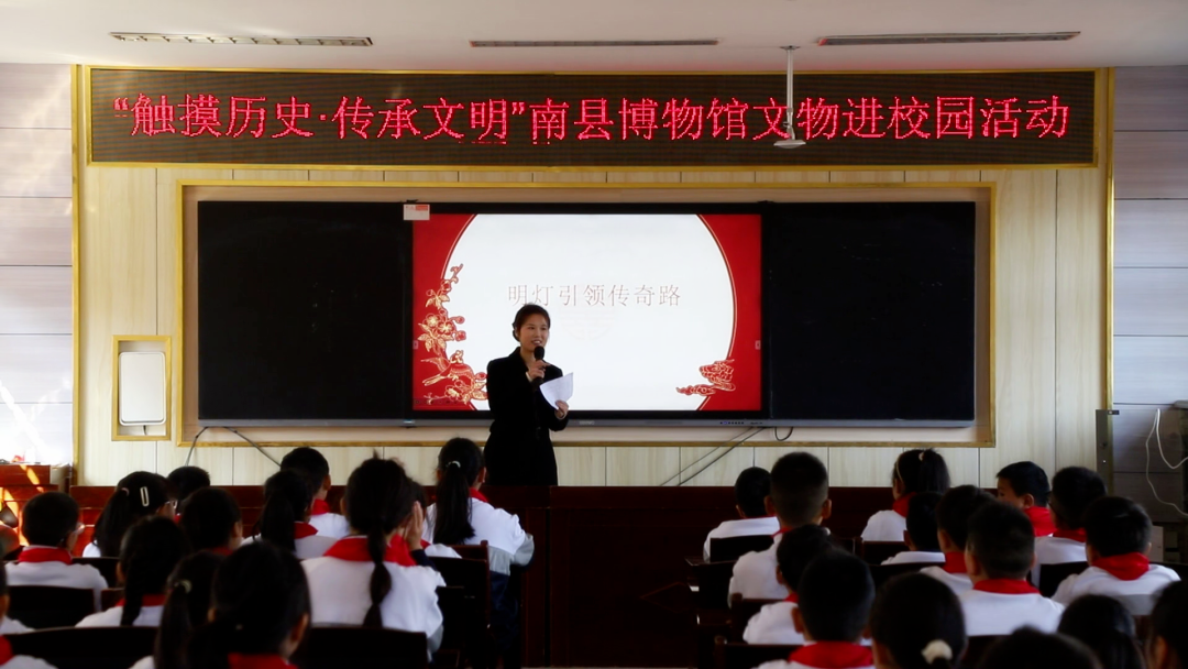 ������ʷ ���������������������У԰��߽��ε²����ѧУ